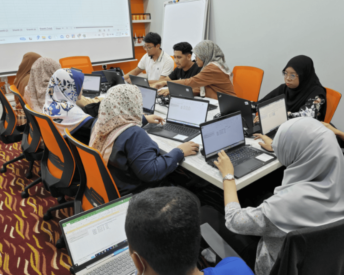Hands-on Excel training session